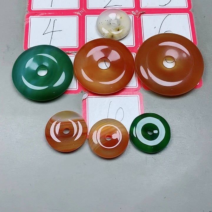 未镶嵌颈饰玛瑙/玉髓红****！