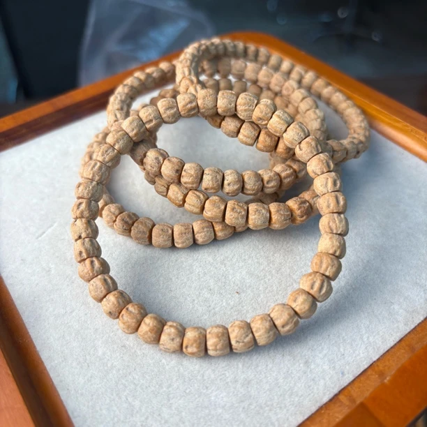 SS006 文玩柏香手串