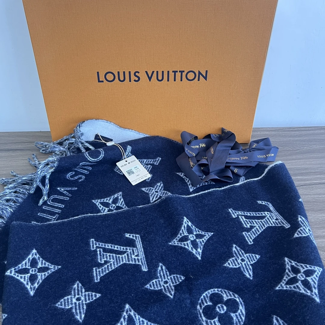 99新 LouisVuitton/路易威登 MonogramShadow印花双面围巾 12694