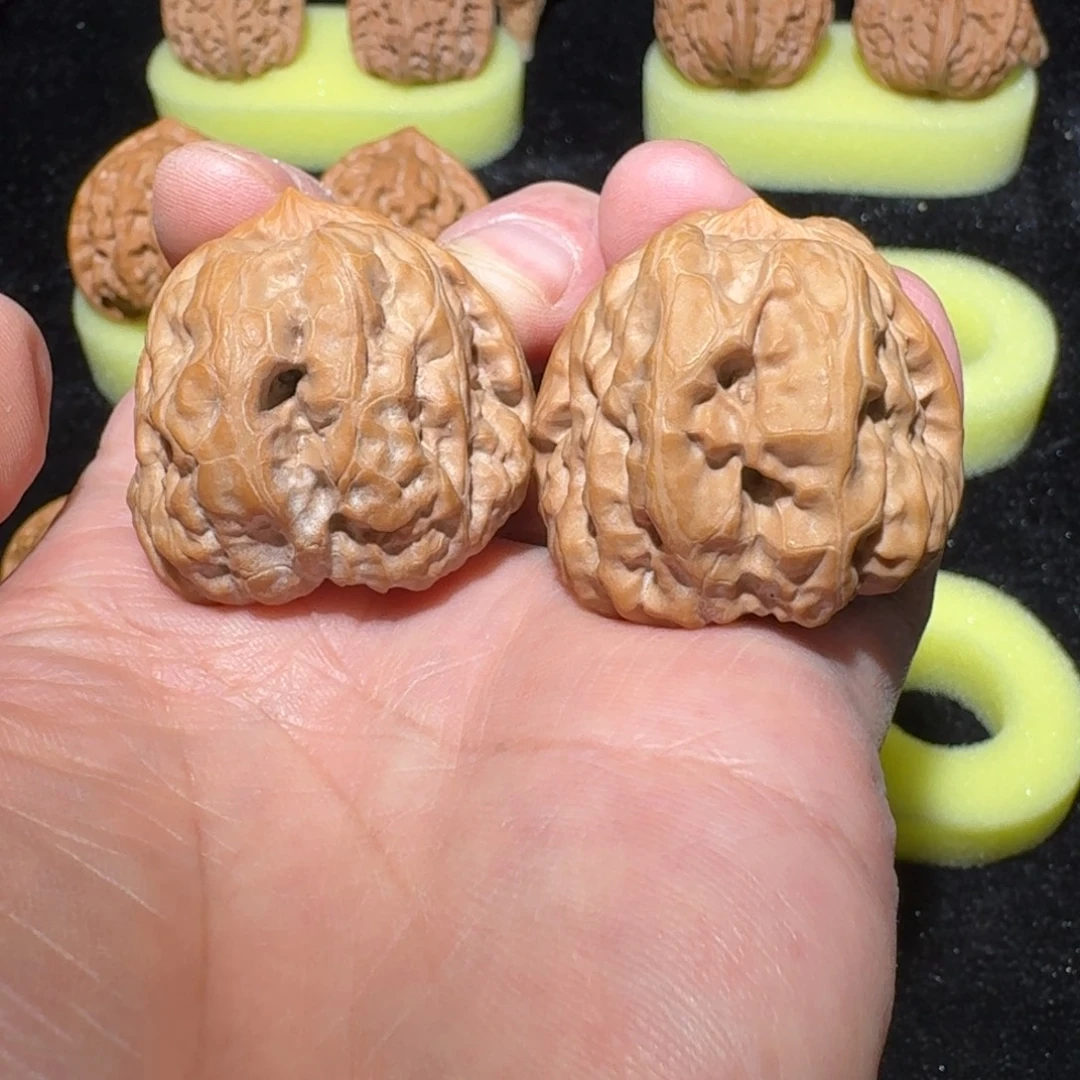 文玩核桃吊坠蛤蟆头