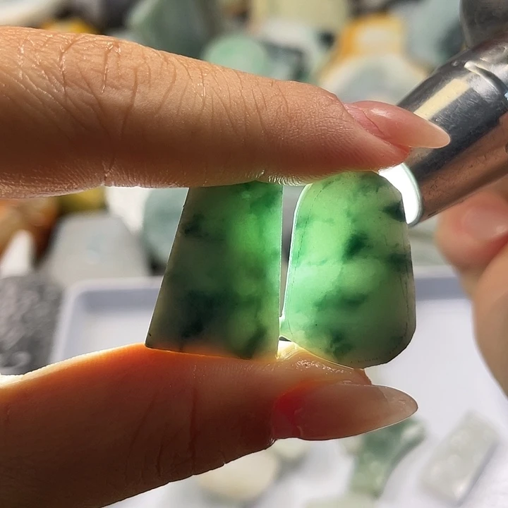 颈饰未镶嵌翡翠1