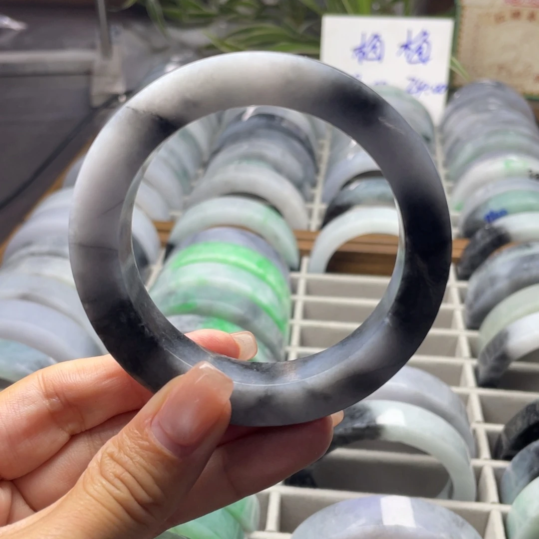 未镶嵌翡翠手镯定制翡翠