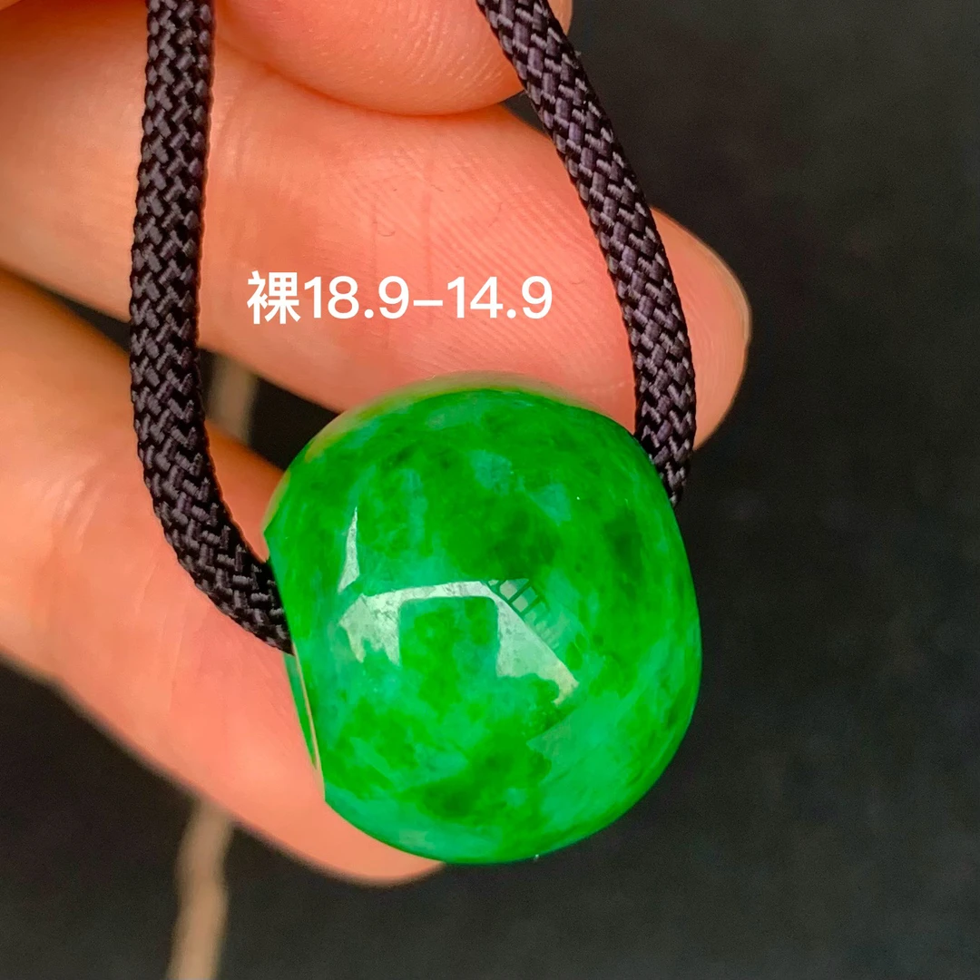 冰阳满绿路路通天然翡翠吊坠 小众高级感玉石