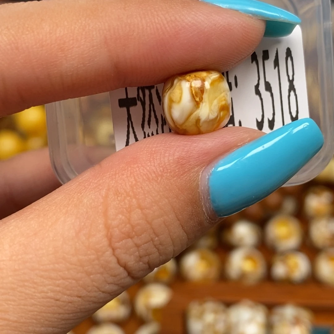 蜜蜡未镶嵌珠宝奇石3518