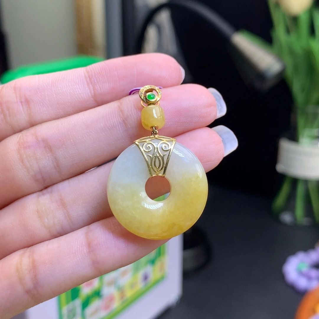 翡翠18K金镶嵌颈饰