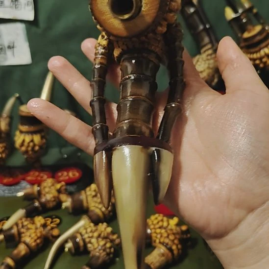 小***虎贵州特色竹根烟斗工艺品手把件