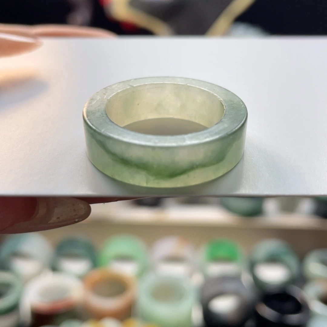 定制翡翠未镶嵌戒指