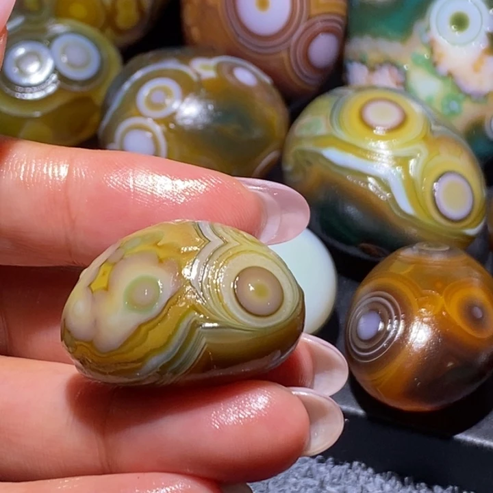 玛瑙/玉髓未镶嵌珠宝奇石25