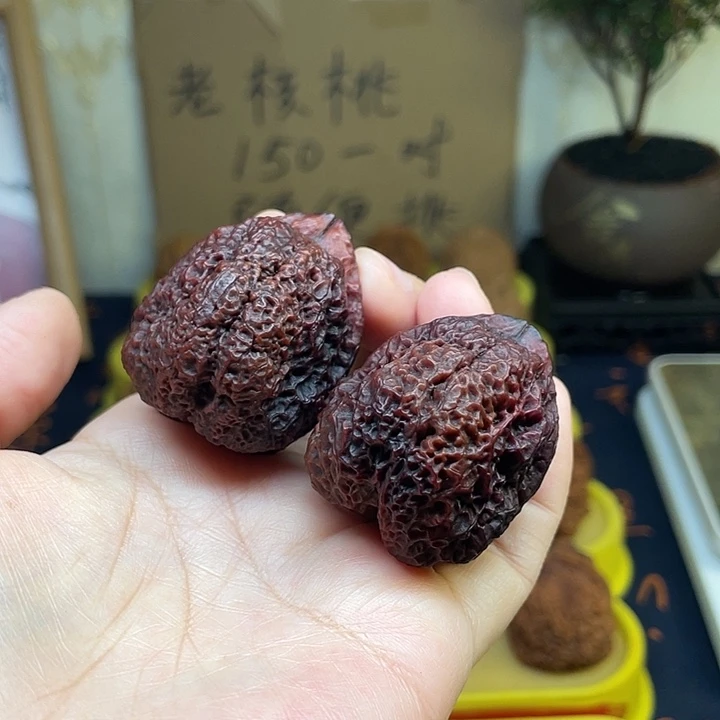文玩核桃把件1、蝴蝶龙脊42