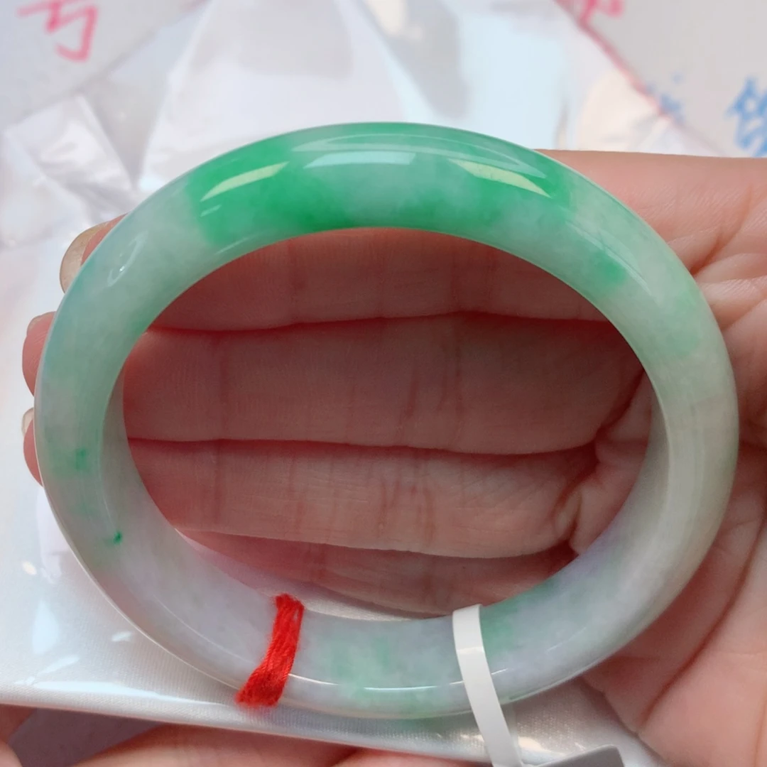 翡翠手镯未镶嵌57圈 半山水飘阳绿 完整度高 特色镯推荐