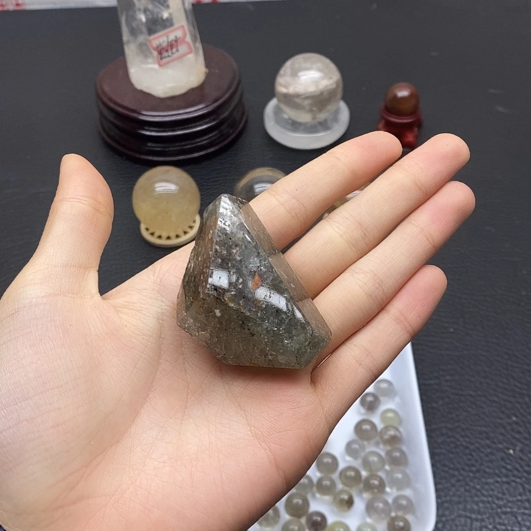 珠宝半成品水晶未镶嵌96水晶石