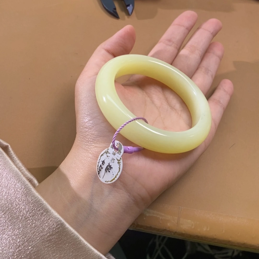 【闪购商品】和田玉（黄玉）手镯未镶嵌代*娃55