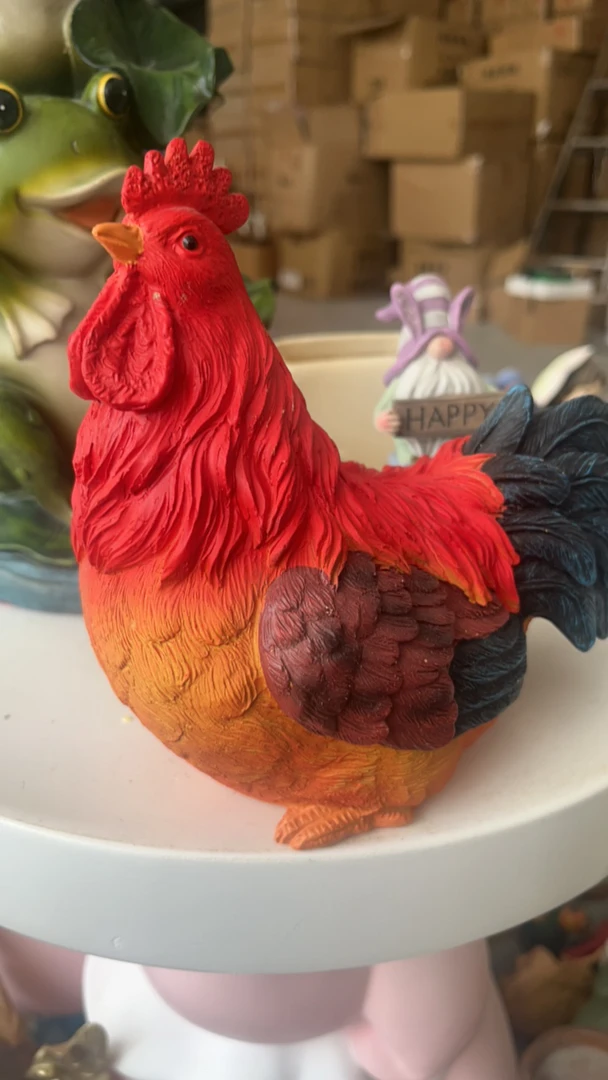 大红公鸡树脂摆件