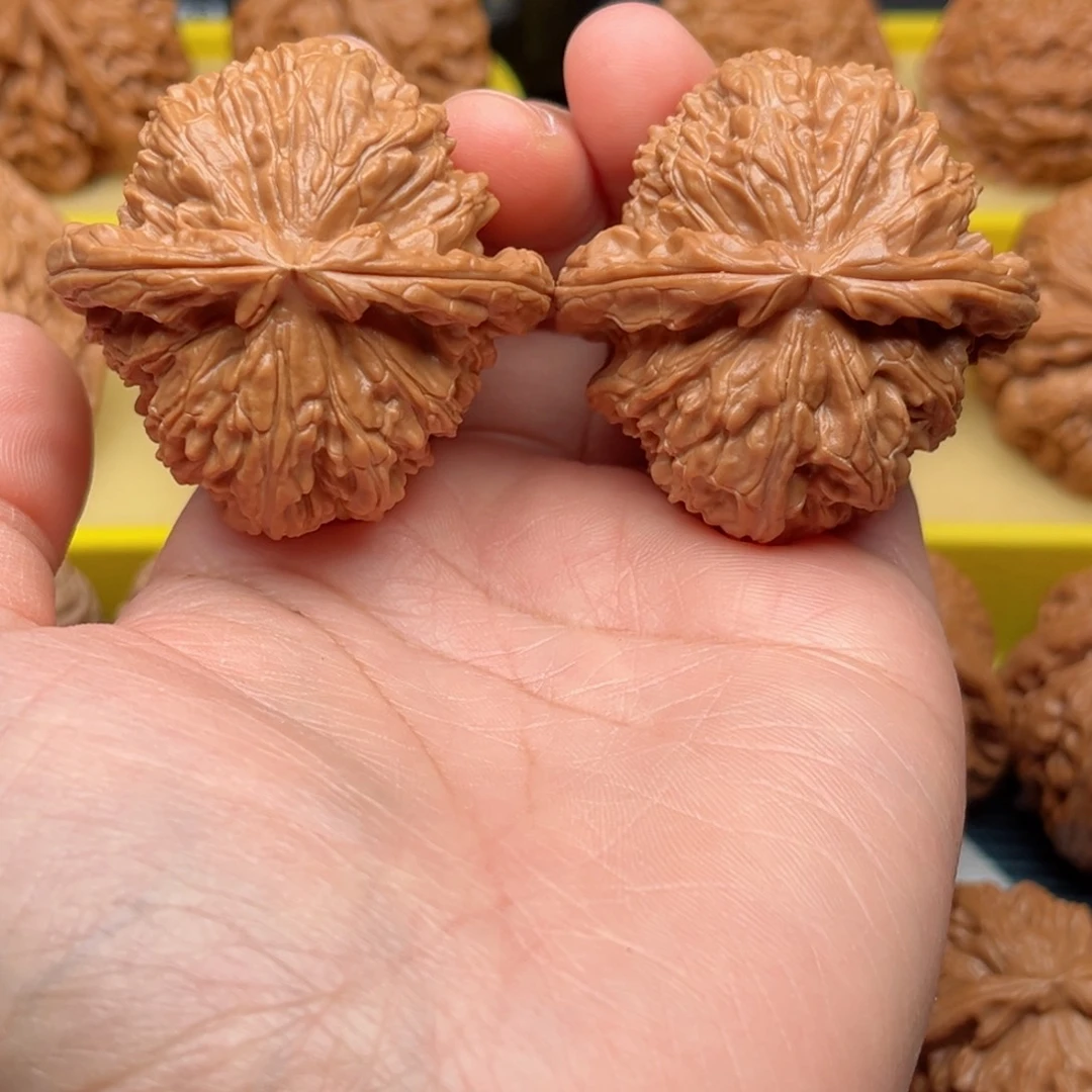 【闪购商品】桃木文玩核桃手把件45白狮子