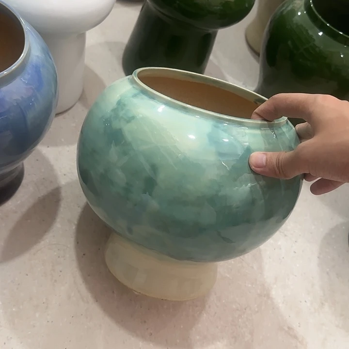 白泥花盆微瑕有孔