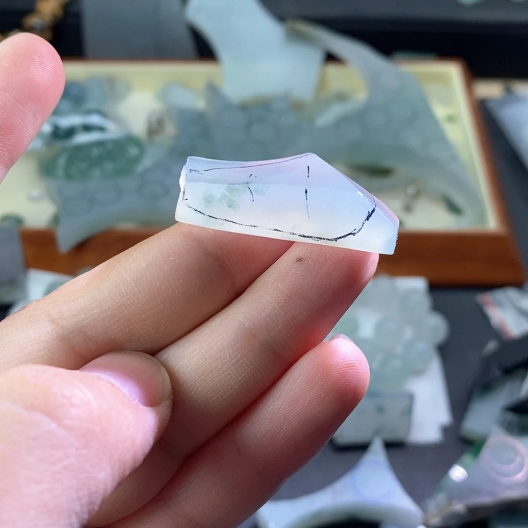 翡翠未镶嵌颈饰定制