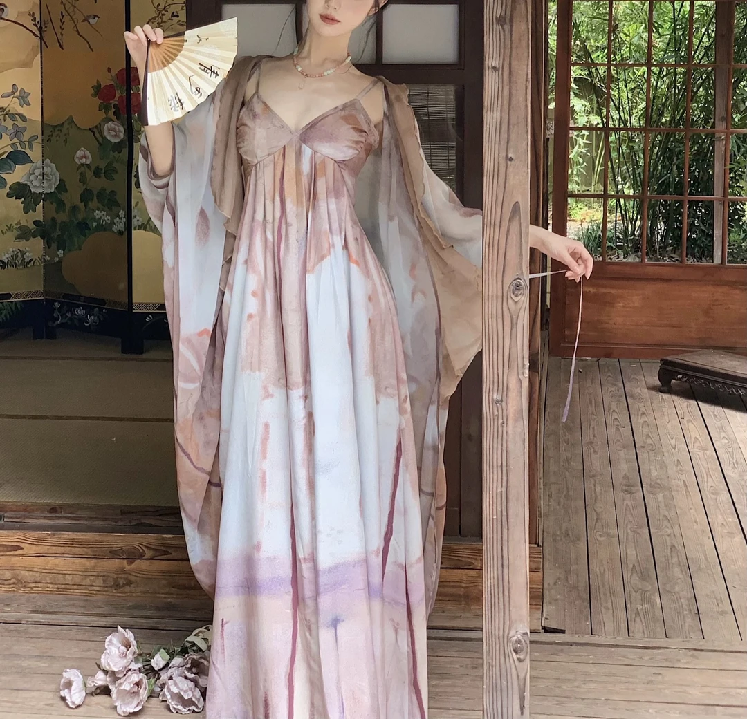 【粉黛佳人】·度假风v领吊带裙+蝶翼袖阔版防晒宽松罩衫