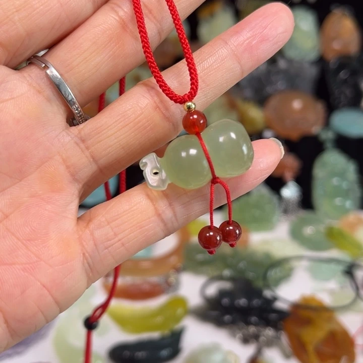 蛇纹石玉未镶嵌吊坠(赠链)