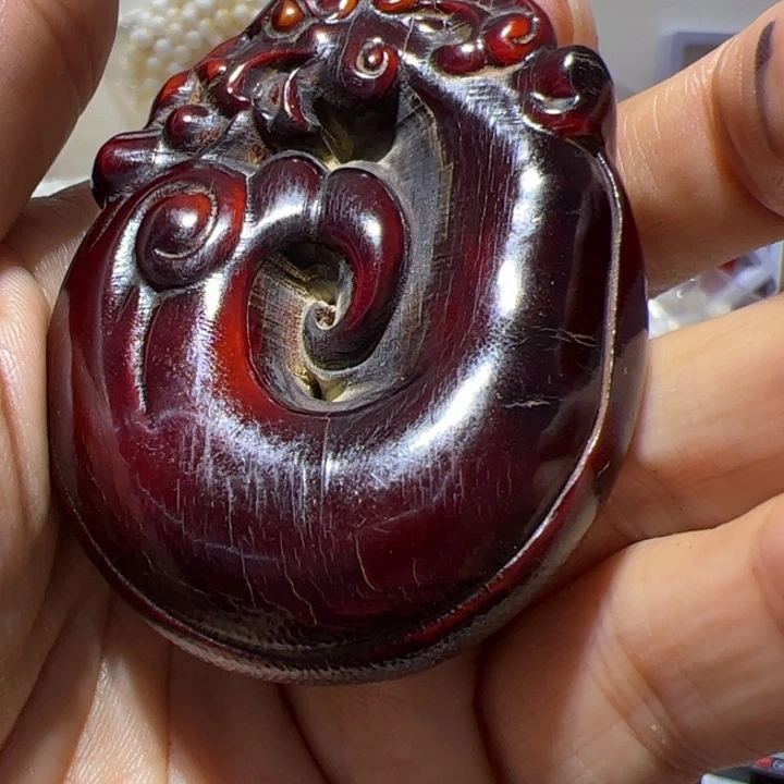 大果紫檀（缅甸花梨）红色西方大如意