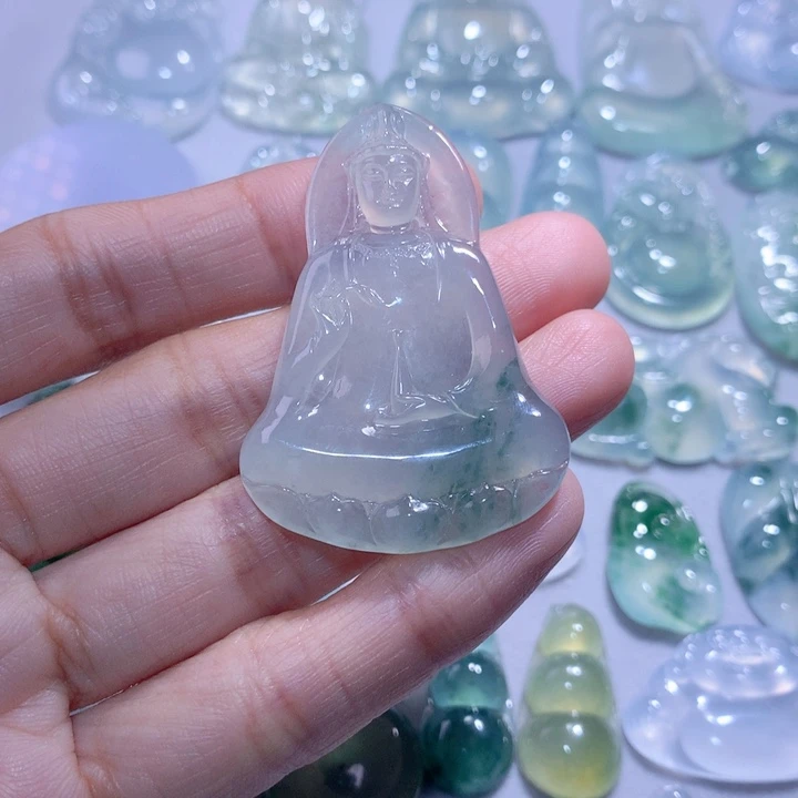 翡翠颈饰未镶嵌观音