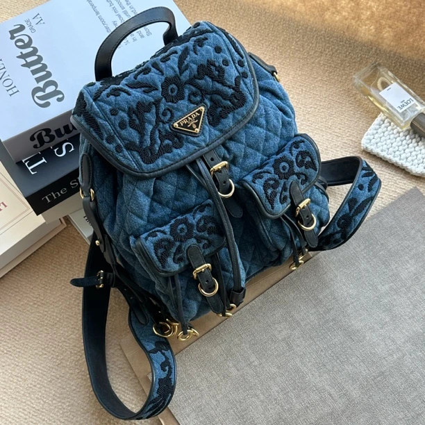 95新 Prada/普拉达 上海自播/普拉达双肩包