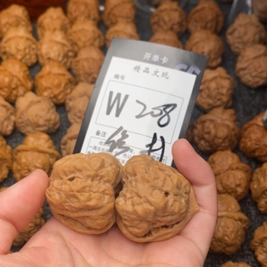 吊坠桃核我是第一百36