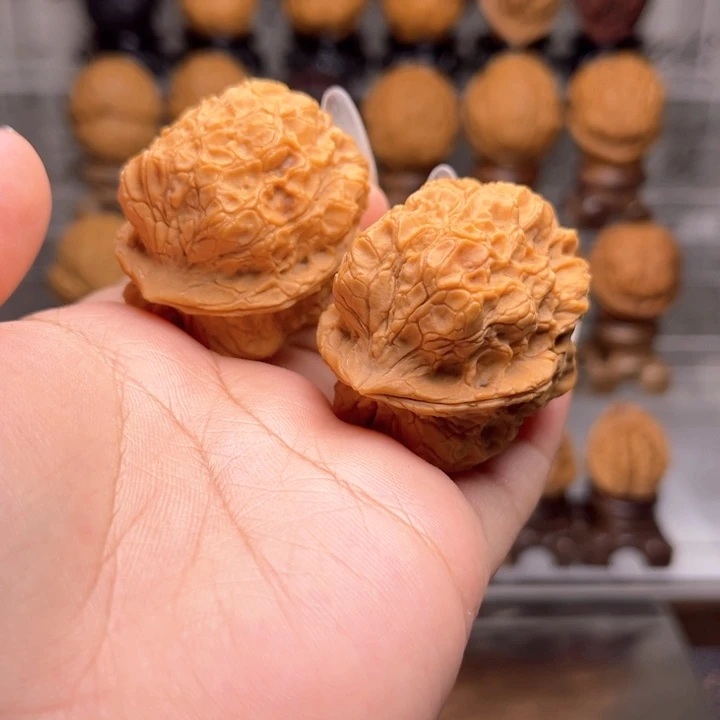 文玩核桃吊坠18……大飞蟾Y42