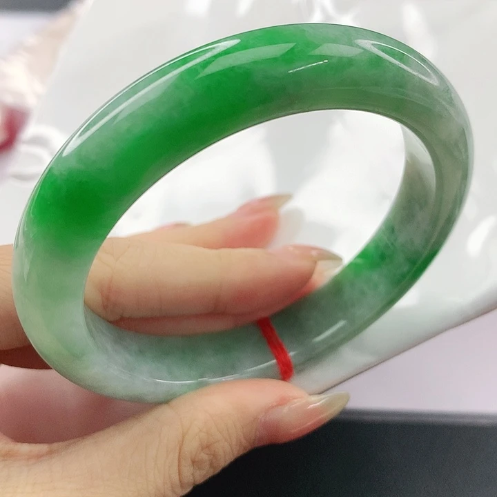 未镶嵌手镯翡翠，927