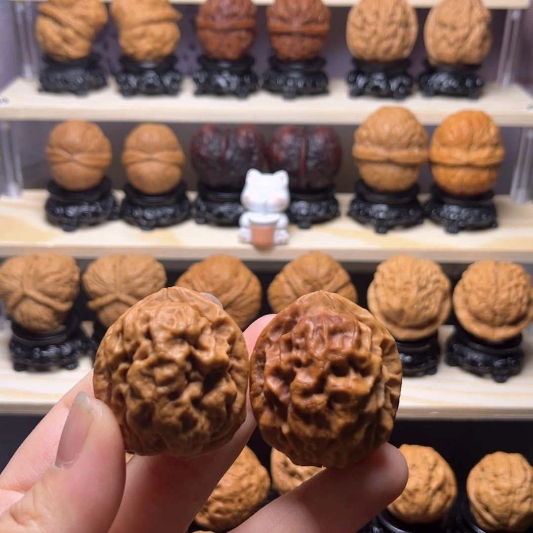 文玩核桃吊坠26w大玉龙37尺