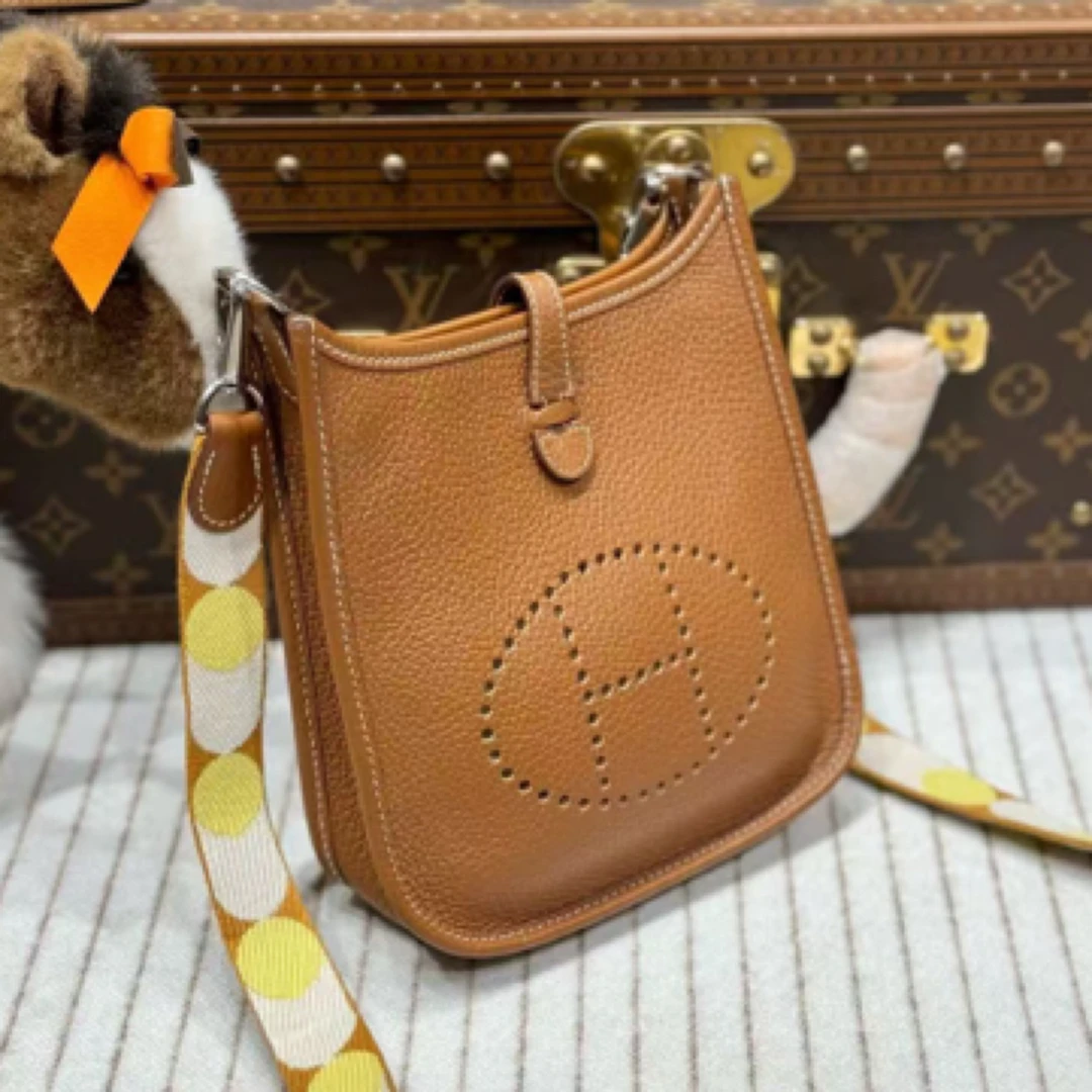 99新 Hermes/爱马仕 贝贝/mini Evelyne金棕Z刻