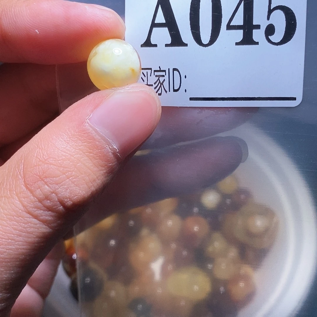琥珀珠宝奇石未镶嵌