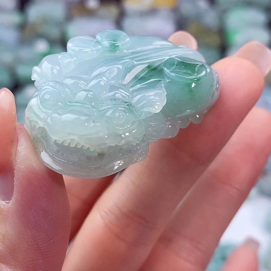 颈饰未镶嵌翡翠天然