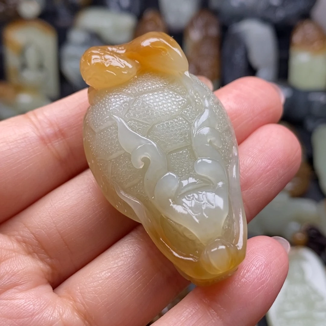 和田玉未镶嵌挂件