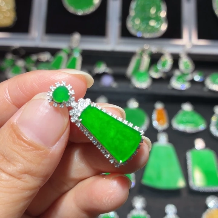 翡翠18K金镶嵌吊坠(不含链)翡翠