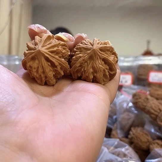 文玩核桃吊坠岐山三棱有修马虎对