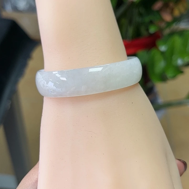 翡翠手链未镶嵌小瓶子