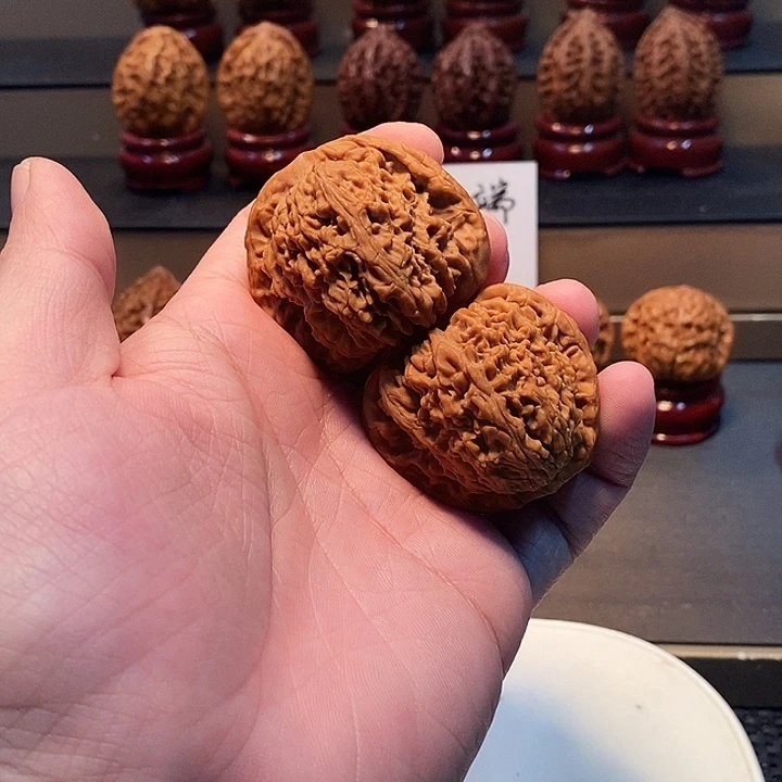 二***导桃核把件43尺逐鹿南疆