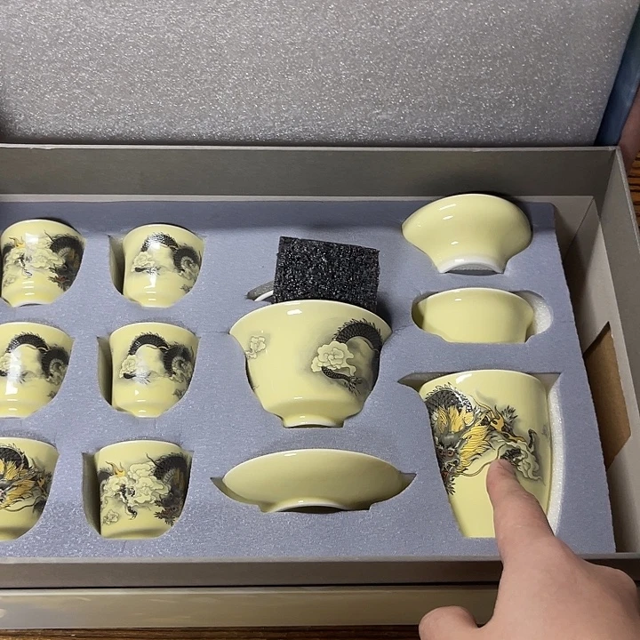 孤品茶具套装等。