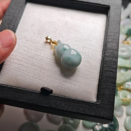 翡翠未镶嵌颈饰天然翡翠吊坠