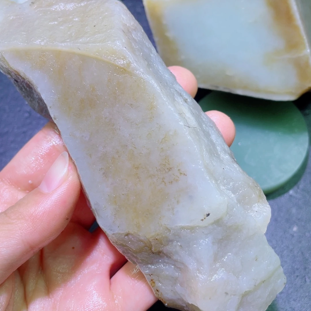 和田玉未镶嵌珠宝半成品