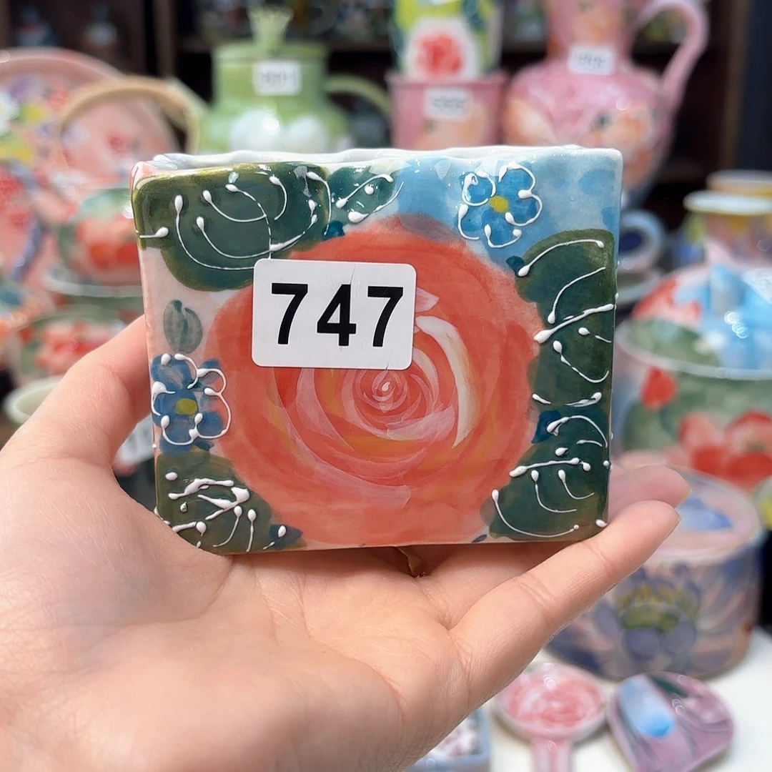 瓷片兔兔好漂亮e a a l l l l l l l l l