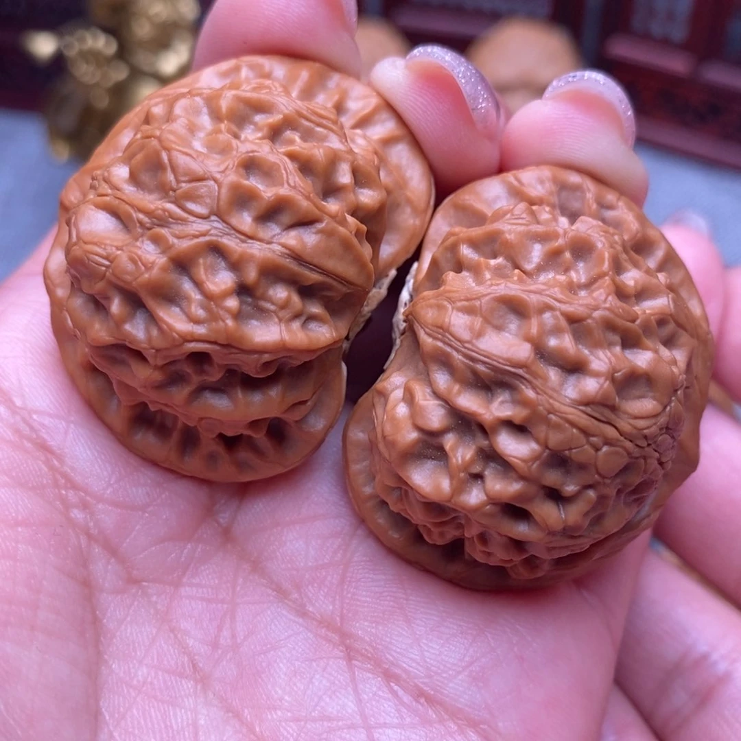 文玩核桃把件红皮桃心宫灯42全