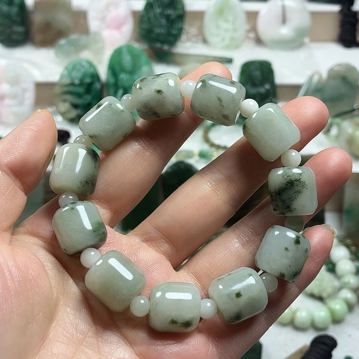 独山玉未镶嵌吊坠