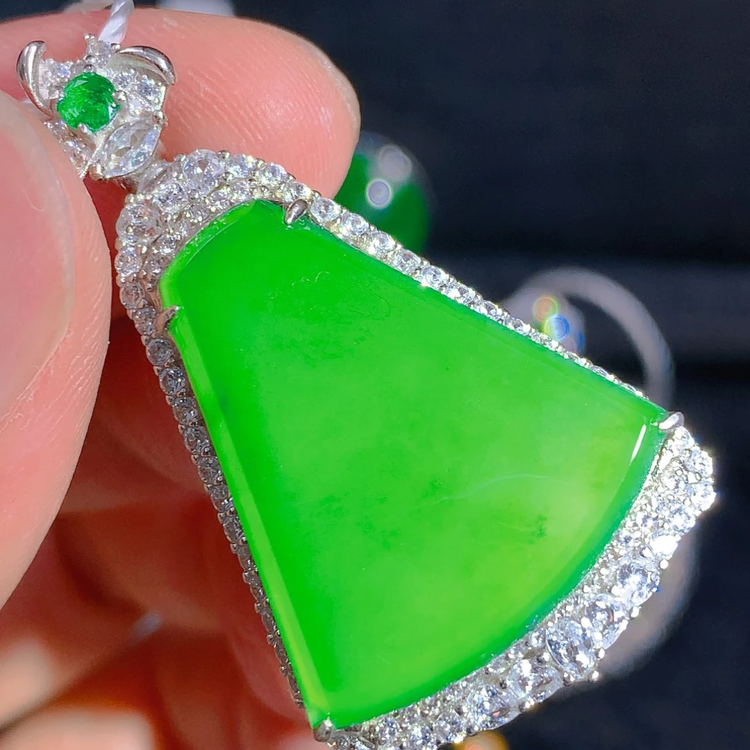 翡翠颈饰银S925镶嵌吊坠