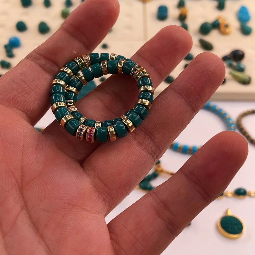 绿松石未镶嵌颈饰鸟*