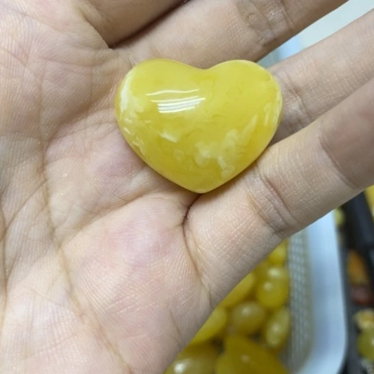 蜜蜡未镶嵌裸石吊坠