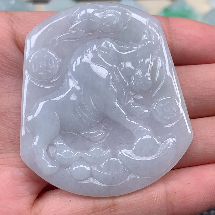 颈饰未镶嵌翡翠牛牌吊坠
