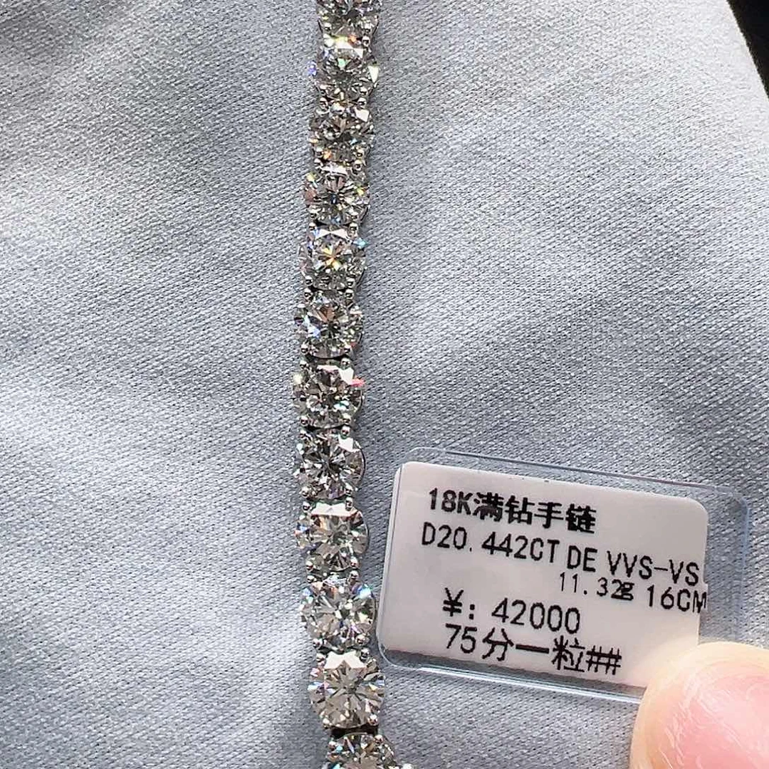 实验室培育钻石18K金镶嵌颈饰单颗75分，网球款手链
