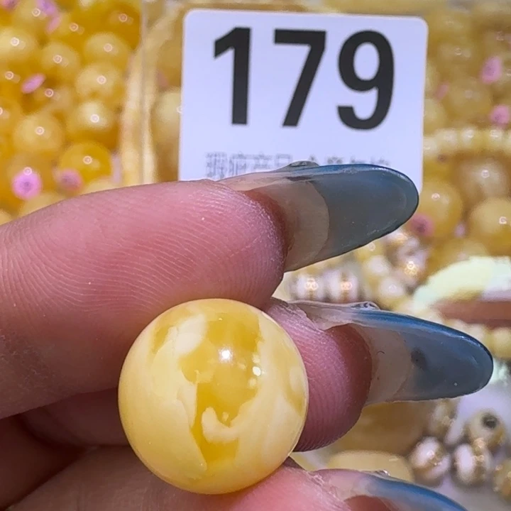 裸石琥珀未镶嵌13.9瑕疵