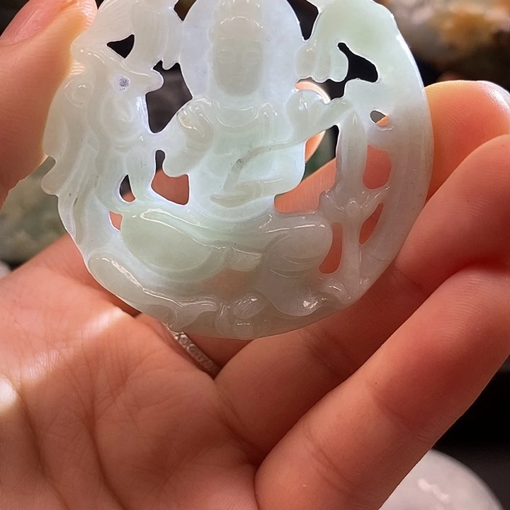 翡翠未镶嵌颈饰翡翠首饰